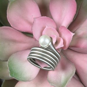 Coil band Pearl Ring